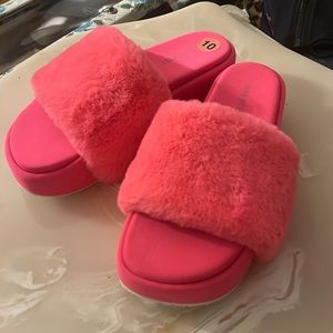 Nine West Fuzzy Slides